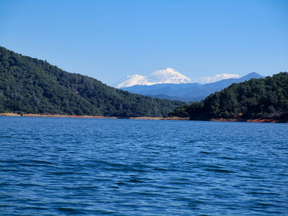Mount Shasta - Shasta Lake Mount Shasta - Shasta Lake