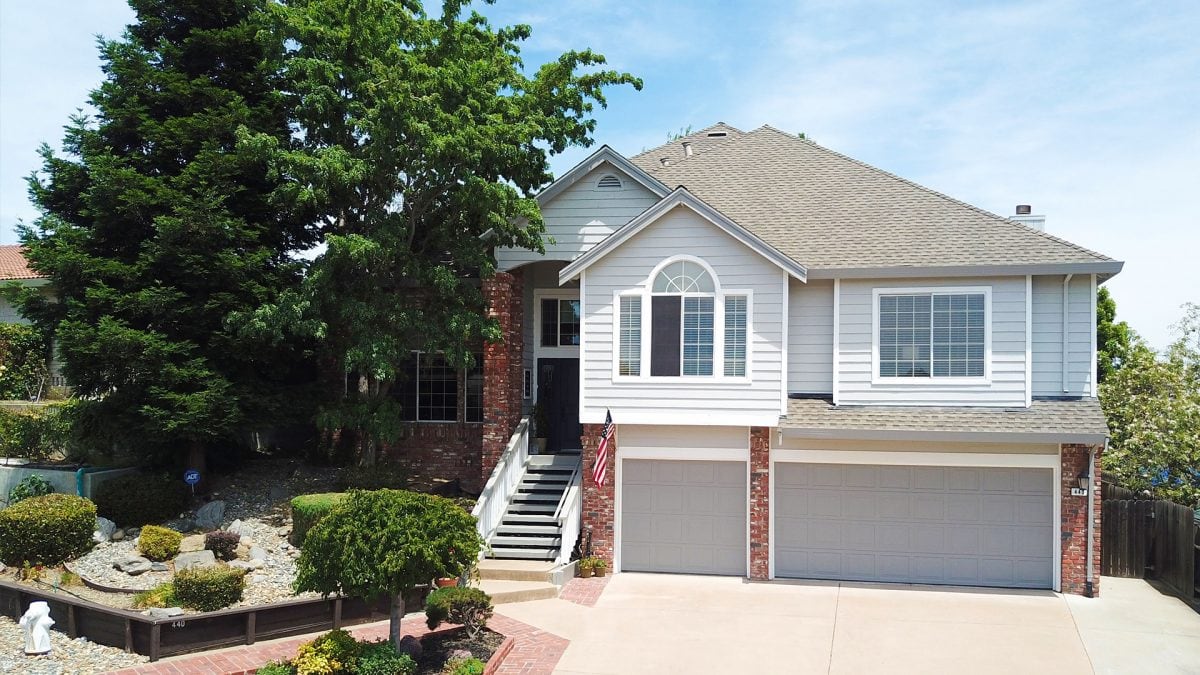 Taking professional listing photos of your home is essential to selling quickly and for top dollar Taking professional listing photos of your home is essential to selling quickly and for top dollar